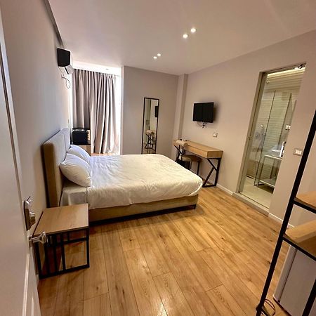 Amazon 8 Guesthouse Tirana Extérieur photo